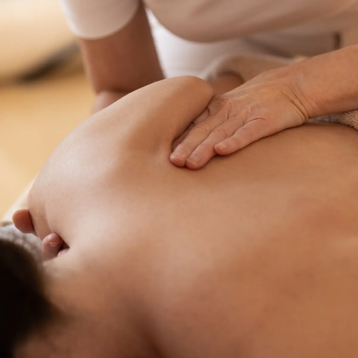 Heilmassage am Rücken — Praxis Bestereimer in 1200 Wien